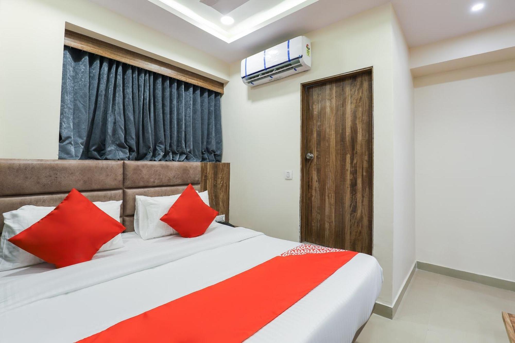 Hotel O Dream Stay Sarkhej ภายนอก รูปภาพ