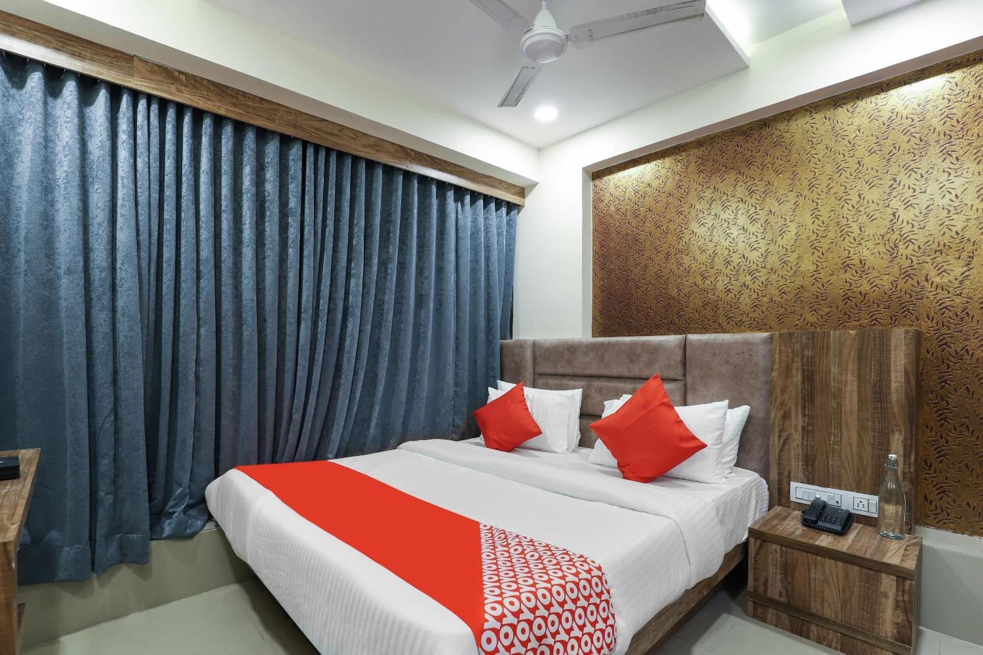 Hotel O Dream Stay Sarkhej ภายนอก รูปภาพ